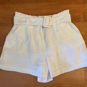 Vineyard and Vine White Linen Shorts